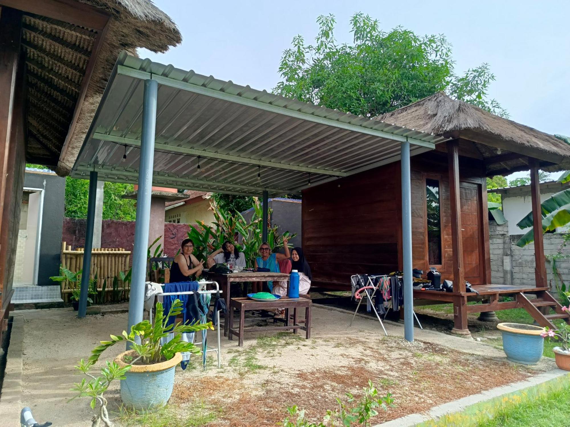 Yellow Coco Gili Gede Exterior photo