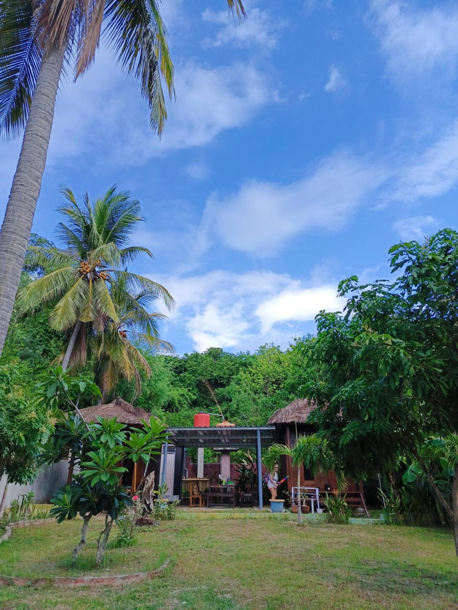 Yellow Coco Gili Gede Room photo