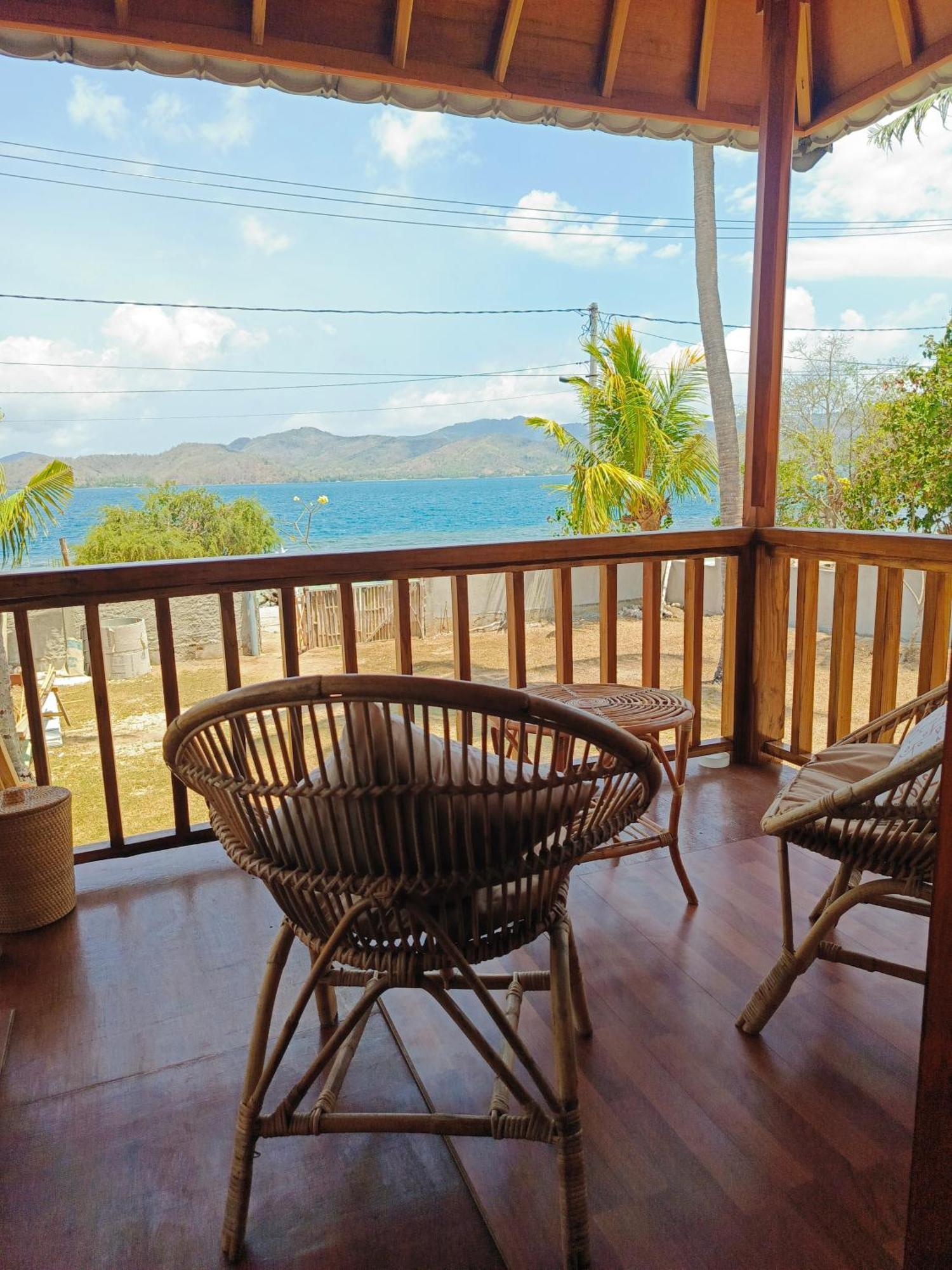Yellow Coco Gili Gede Exterior photo