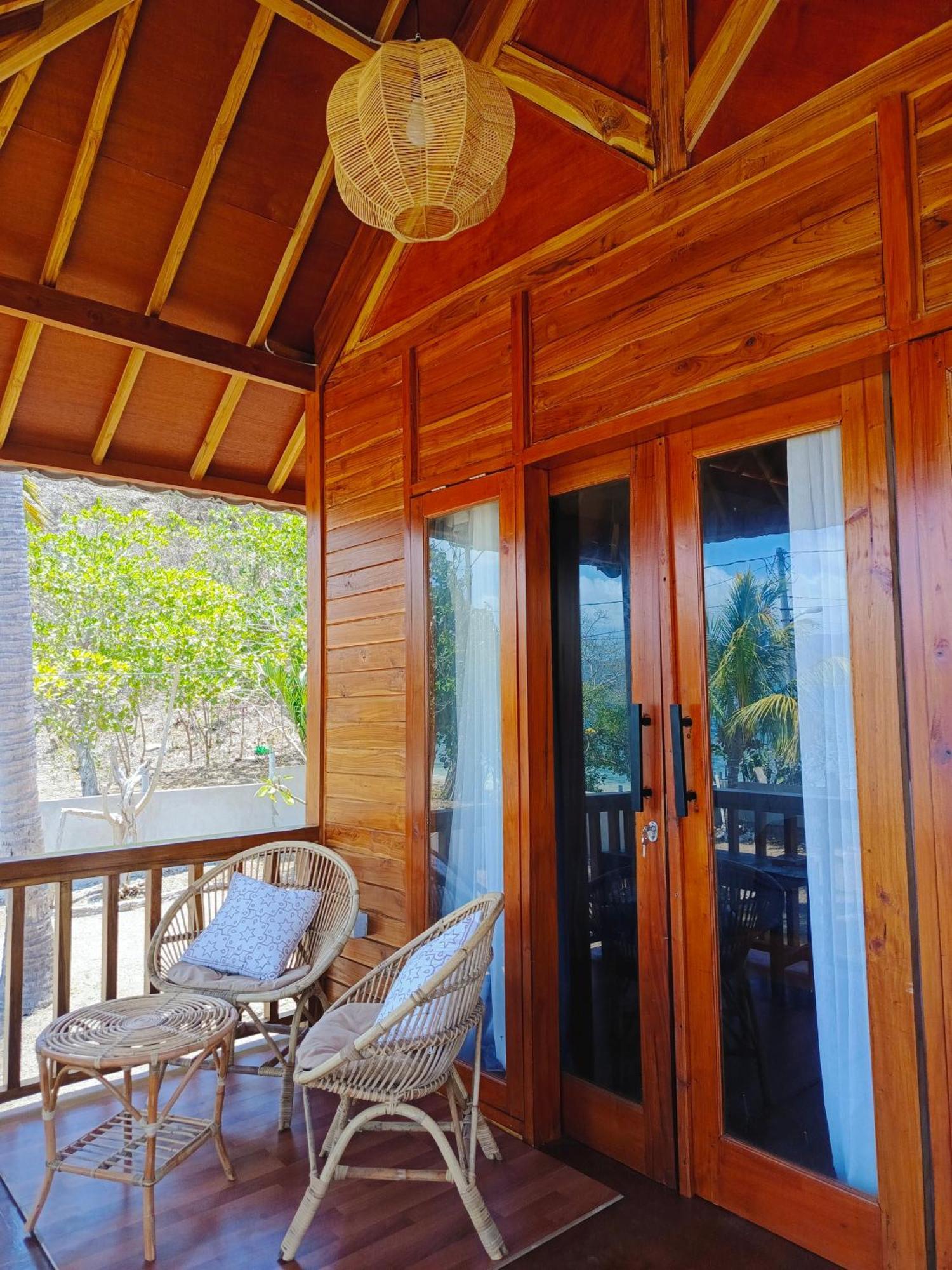 Yellow Coco Gili Gede Exterior photo